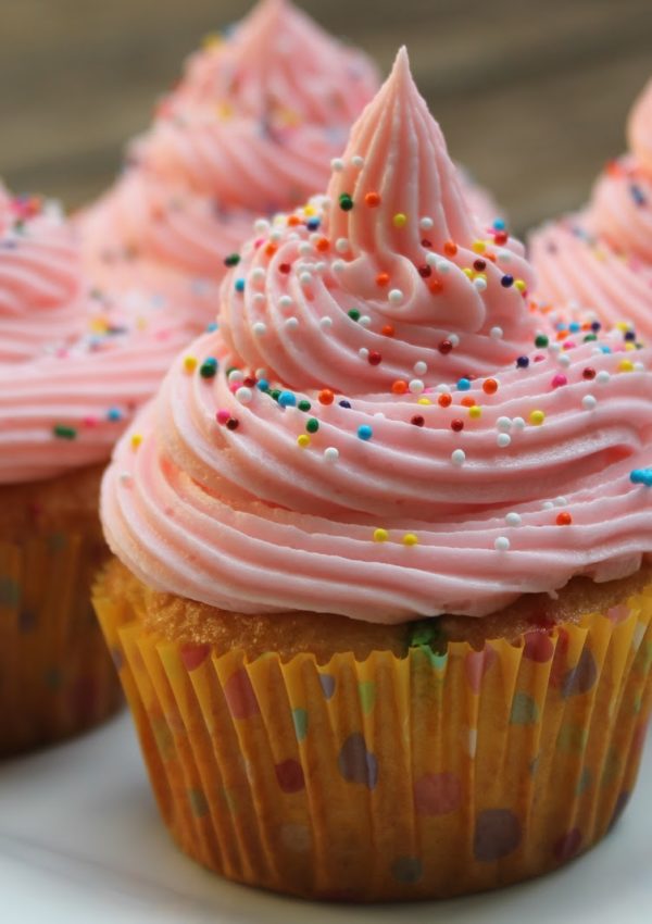 Strawberry Lemonade Cupcakes {and a secret}!