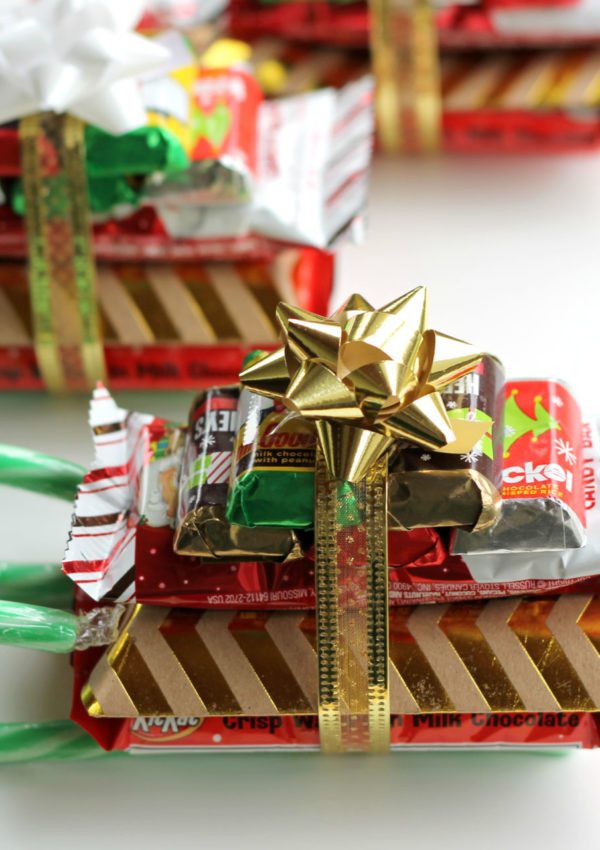 DIY Gift Card Candy Cane Sleighs {Teacher, Neighbor, Friend or Kid Gift}