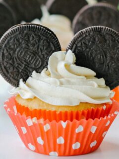 Easy DIY Mickey Mouse Cupcakes