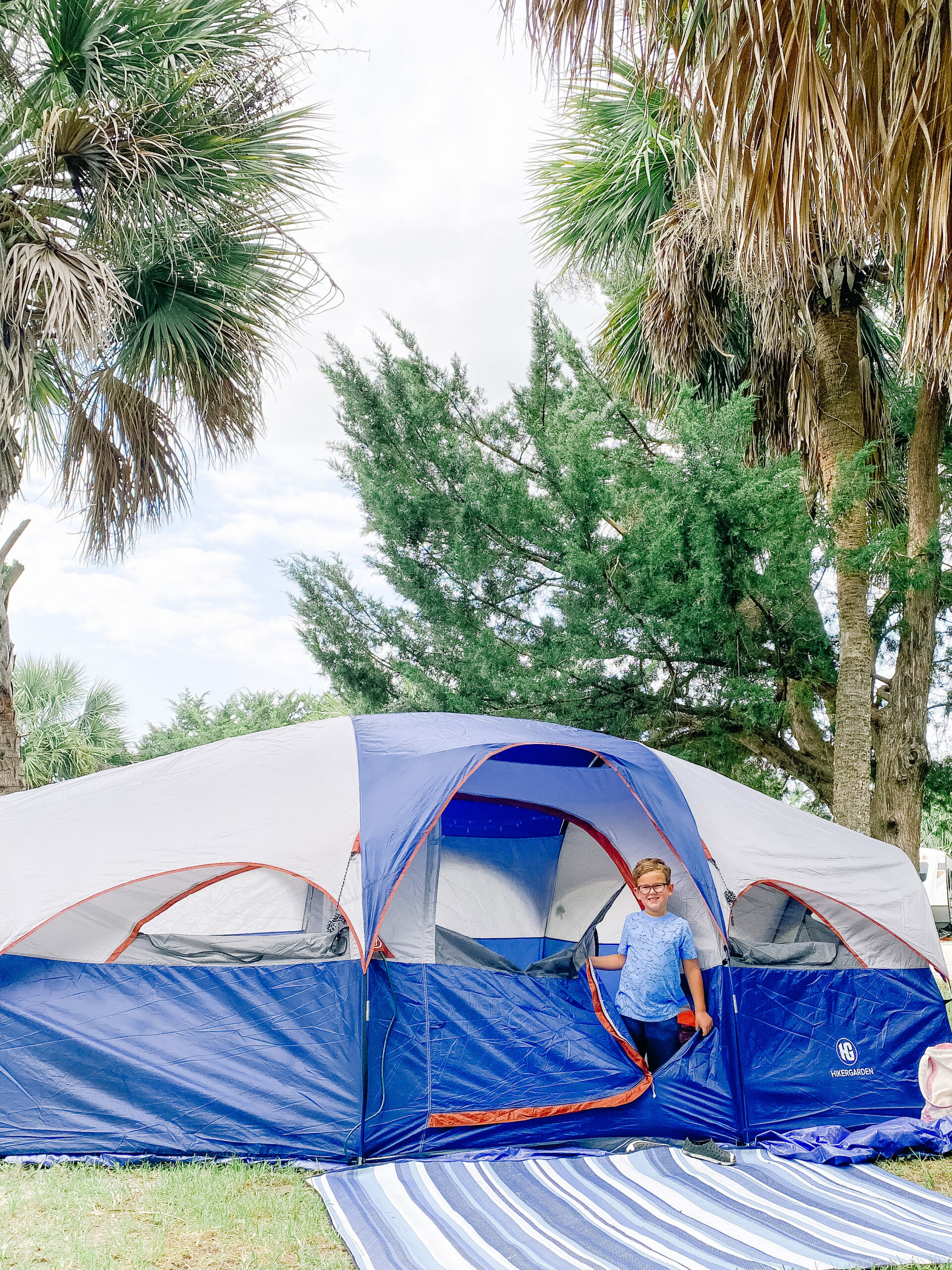 Weekend tent top