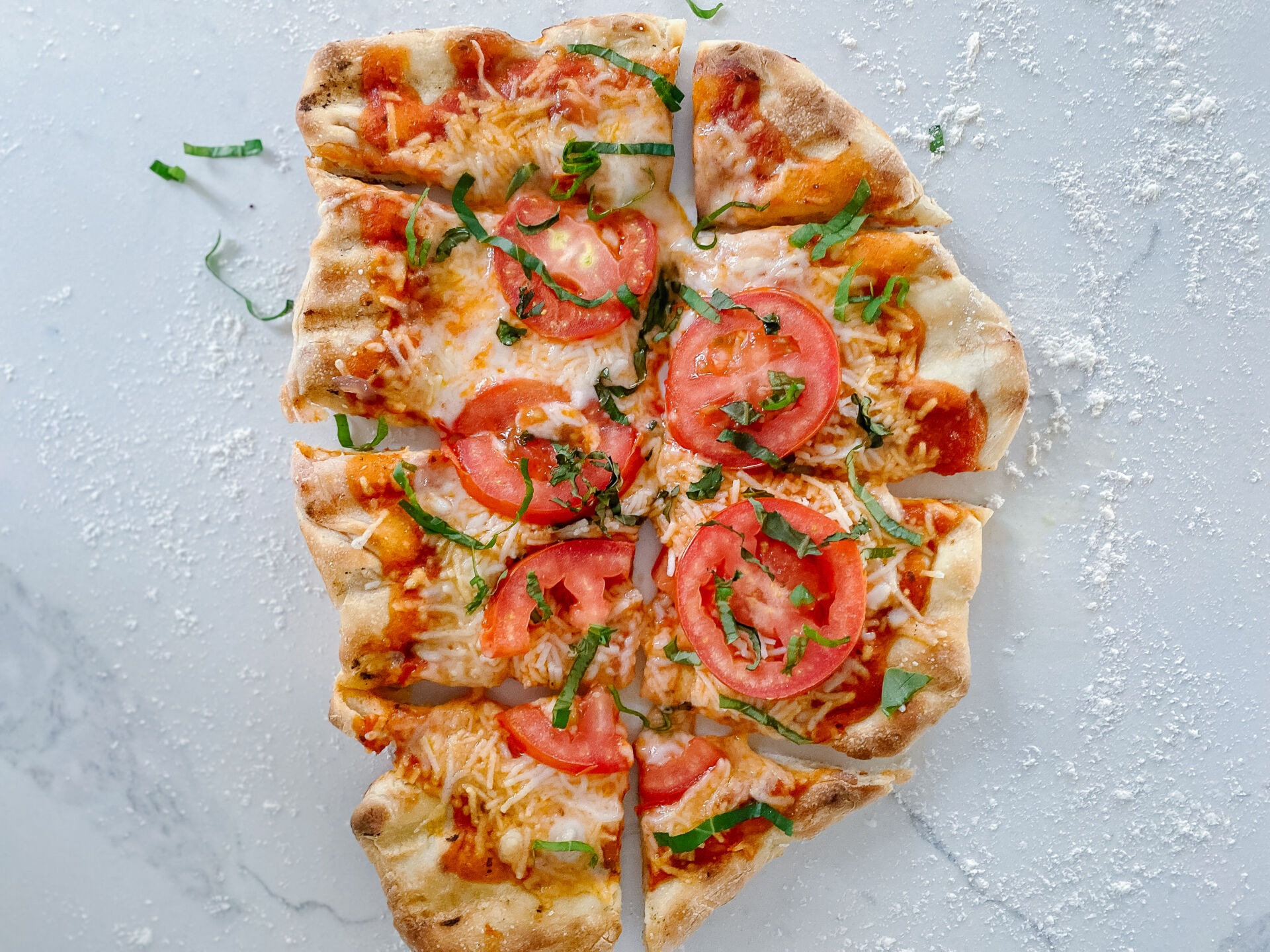 Curious how to grill the perfect pizza? Carolina Charm is sharing her top secrets on how to grill the perfect pizza just in time for warmer weather! Click to see them HERE!