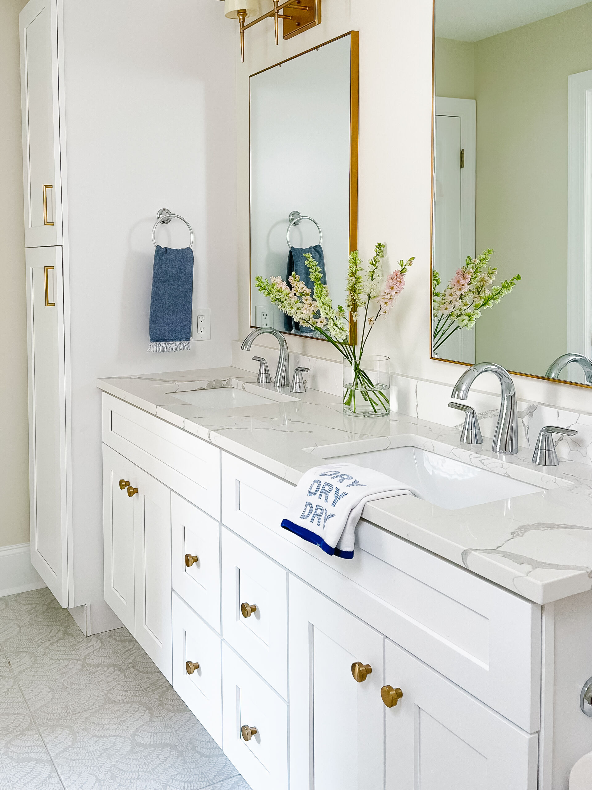 Looking for the perfect kids bathroom renovation? You have to check this out ASAP! Click here to see the process!