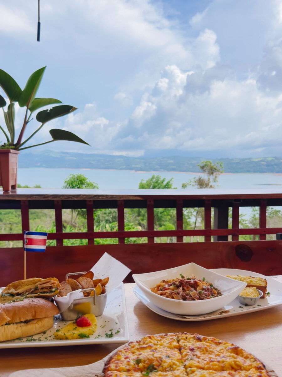 Family Trip to Costa Rica: Cafe y Macadamia