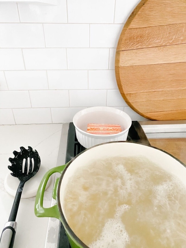 spaghetti boiling
