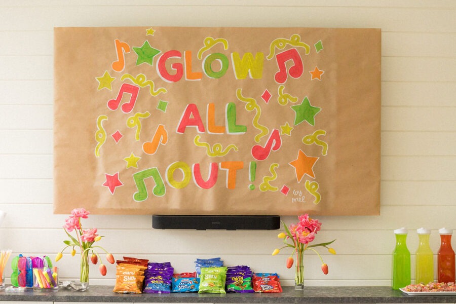 Glow In The Dark Party Glow All Out Decor