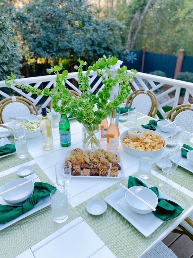 dinner club tablescape
