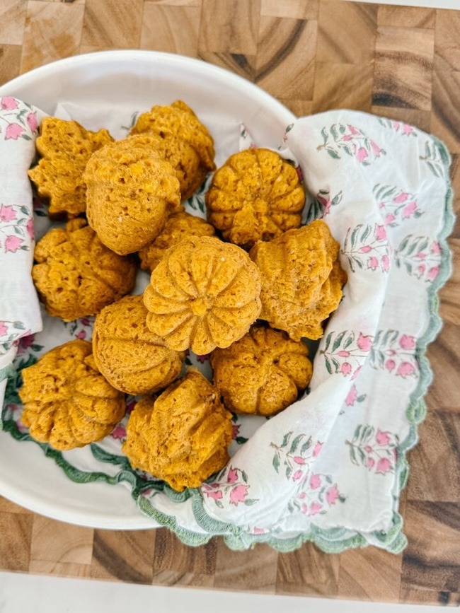 pumpkin bread made in cakelet pan