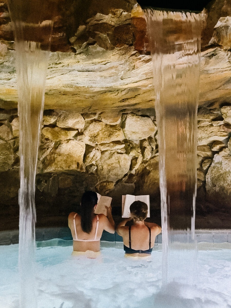 Grove Park Inn sisters reading under Waterfall whirlpool